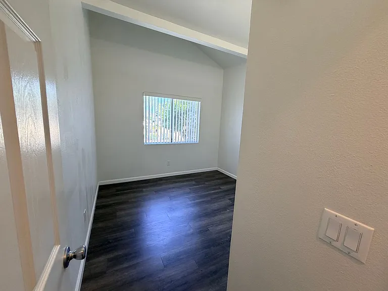 Oakdale Apartments (Village Palm Apartments) — Photo 8