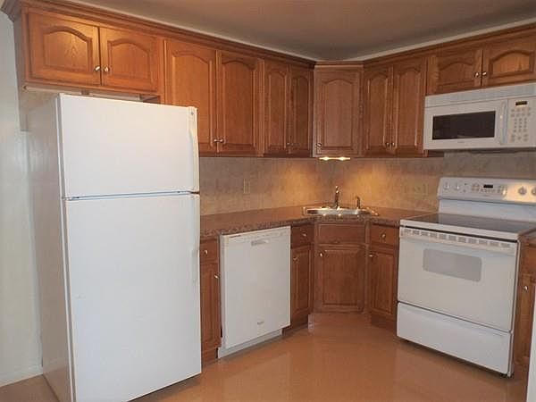 1st image of 457 Washington St APT 2