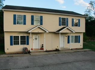 32 Mavis Dr, Clendenin, WV 25045