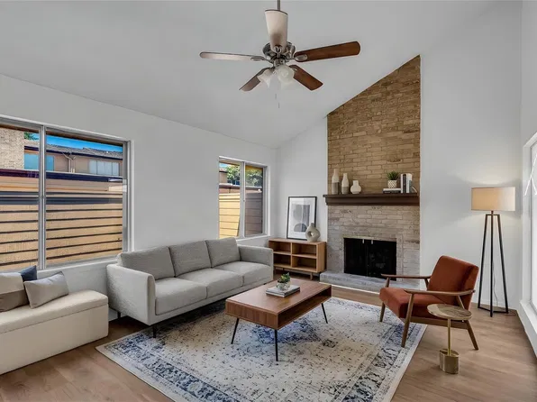 10387 Huntington Place Dr #387, Houston, TX 77099
