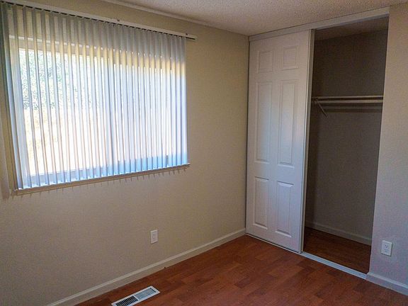 4th image of 2105 Greenwood Pl