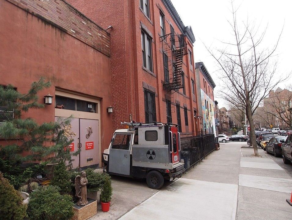2nd image of 56 Clifton Pl