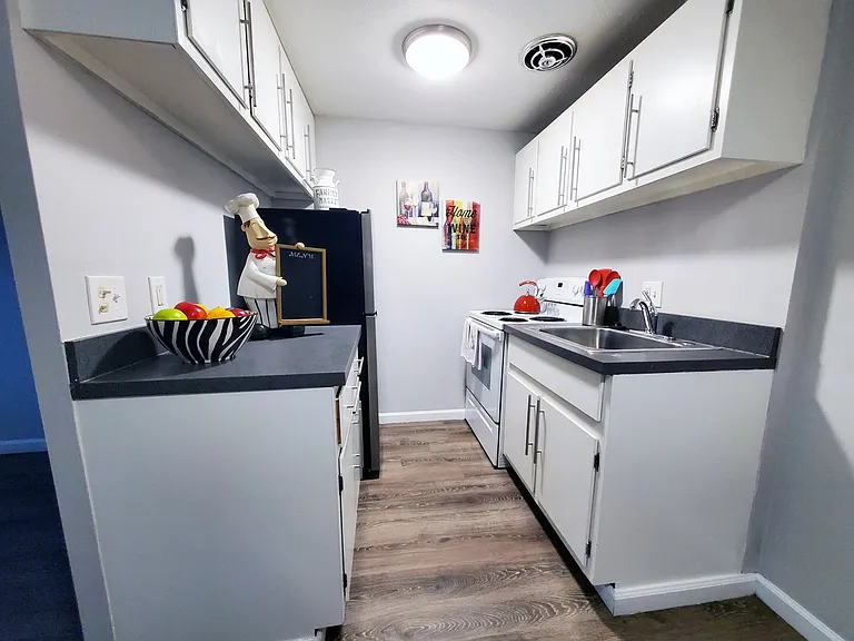 Smartland Parkwood Manor Apartments — Photo 8