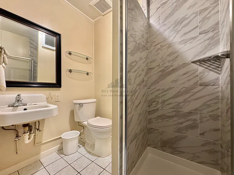 2422 Balboa St — Photo 14
