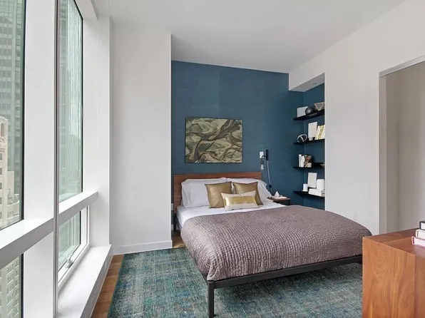 325 Lexington Avenue image 2 of 8