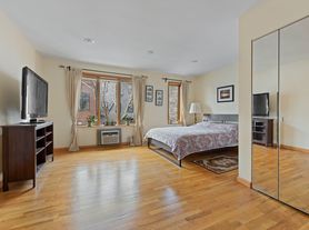 98 Guernsey St
