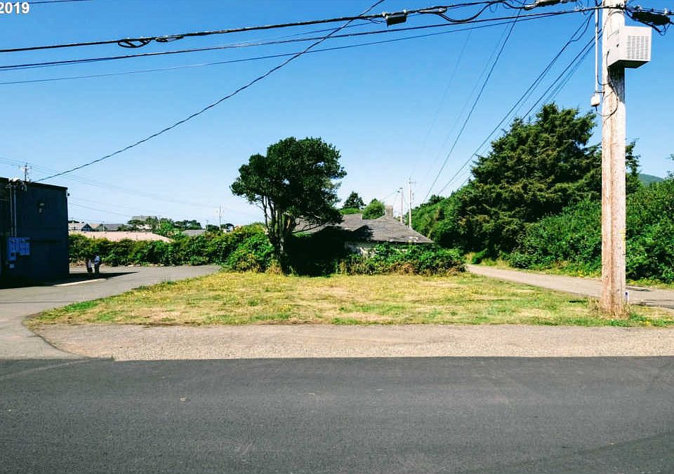 1st image of 119 N 3rd Ave