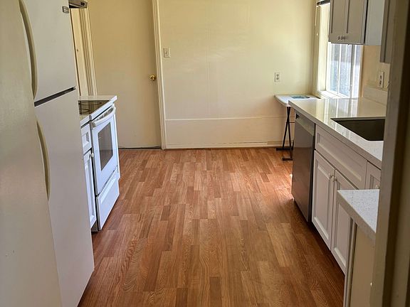4th image of 336 El Verano Ave