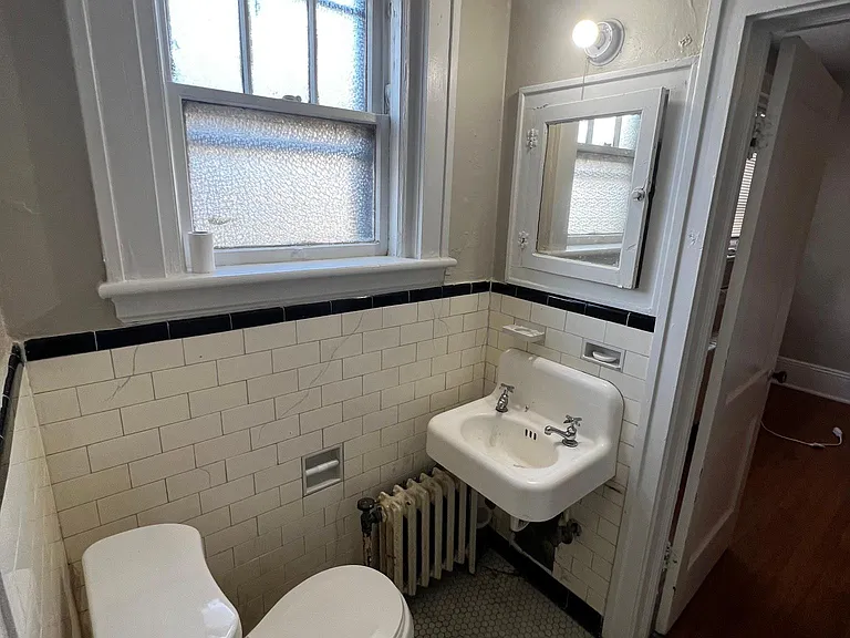 119 Albemarle Ave SW #B2 — Photo 2
