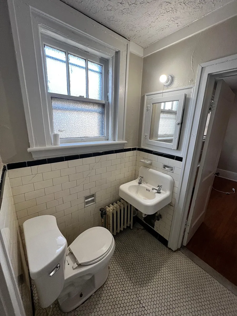 Building Photo - 119 Albemarle Ave SW #B2