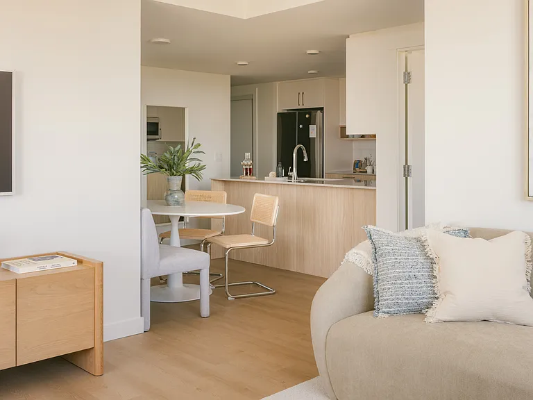 612 7th Ave — Photo 21