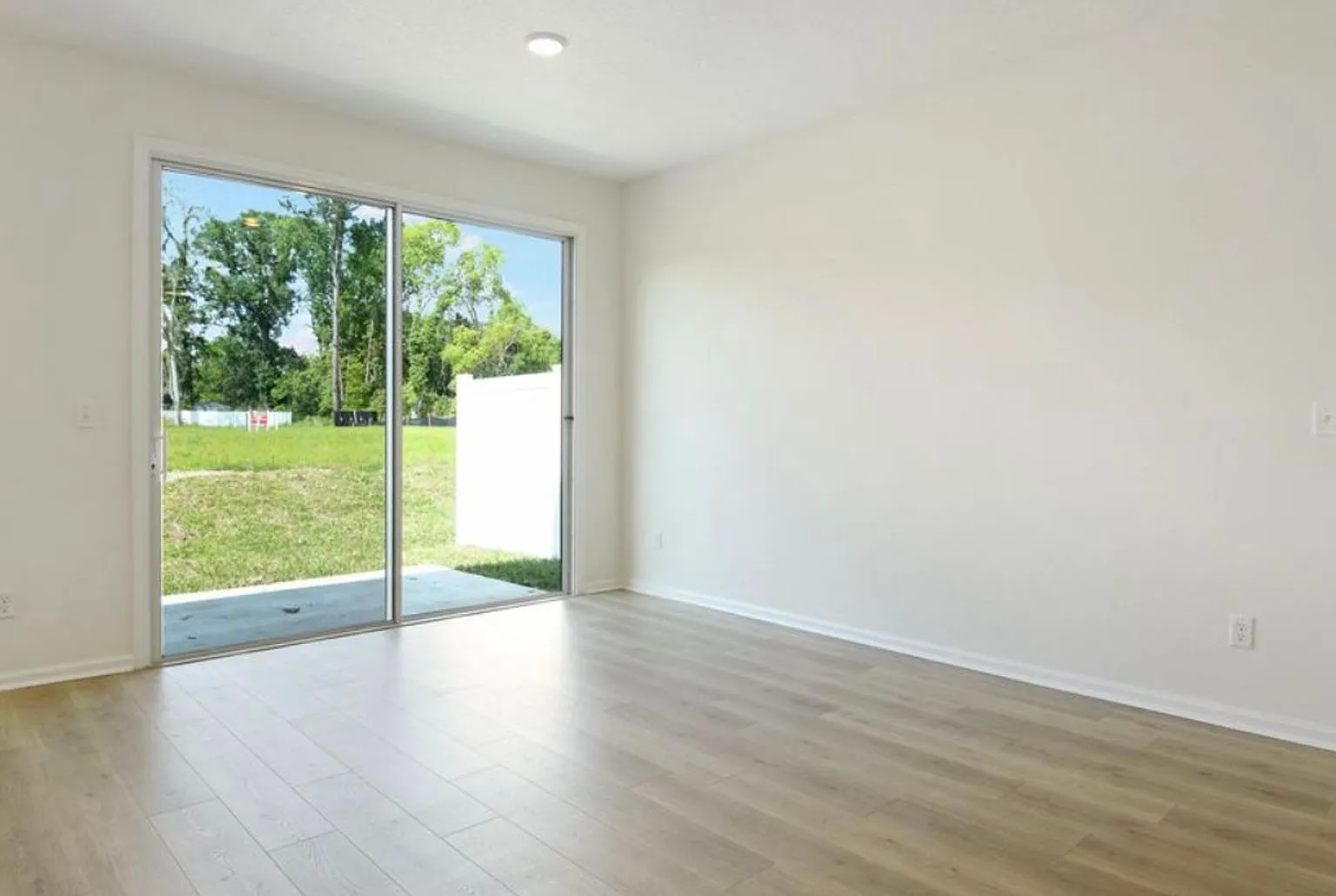 Modern 2-Story Home with Loft & Upgrades — Photo 2