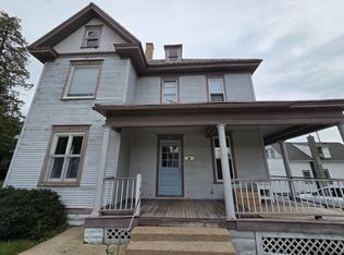 109 W Howard St, Portage, WI 53901