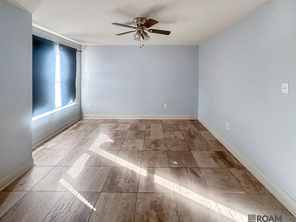 5th image of 934 Hammond Manor Dr