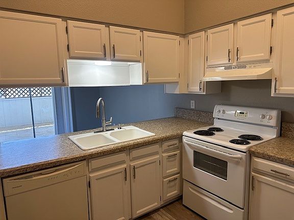 2nd image of 1908 N Spring APT 202