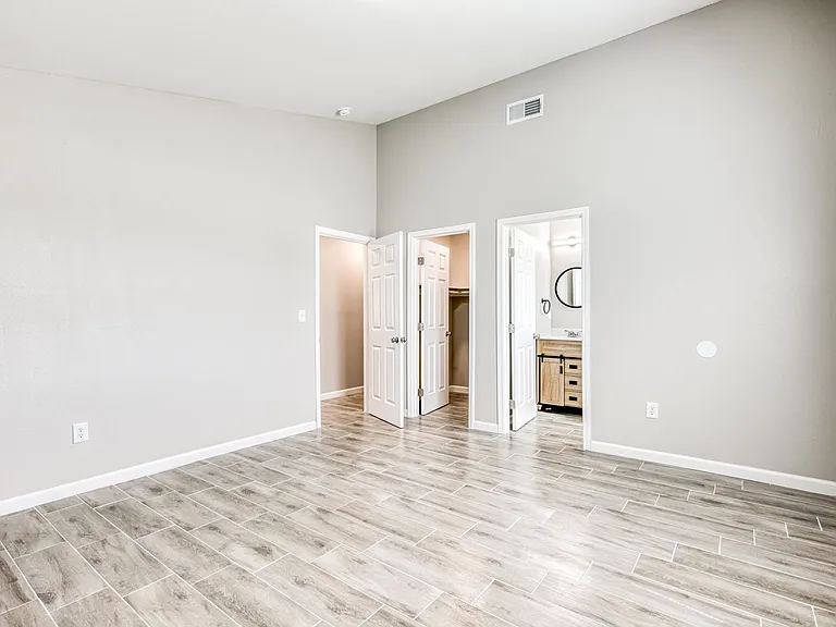 10028 Cross St — Photo 8