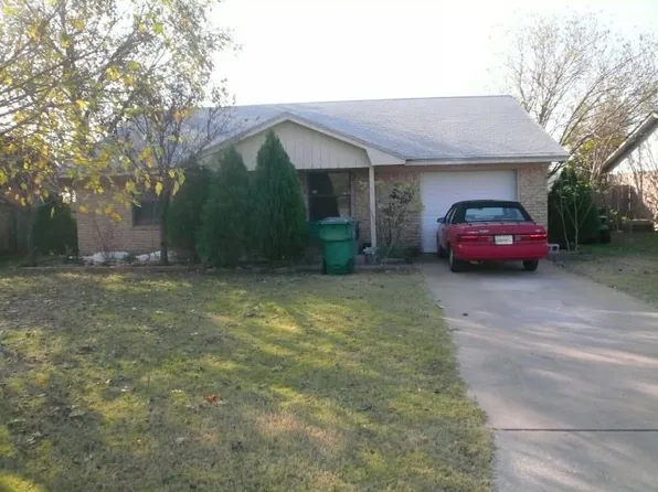 114 E D Ave, Cache, OK 73527
