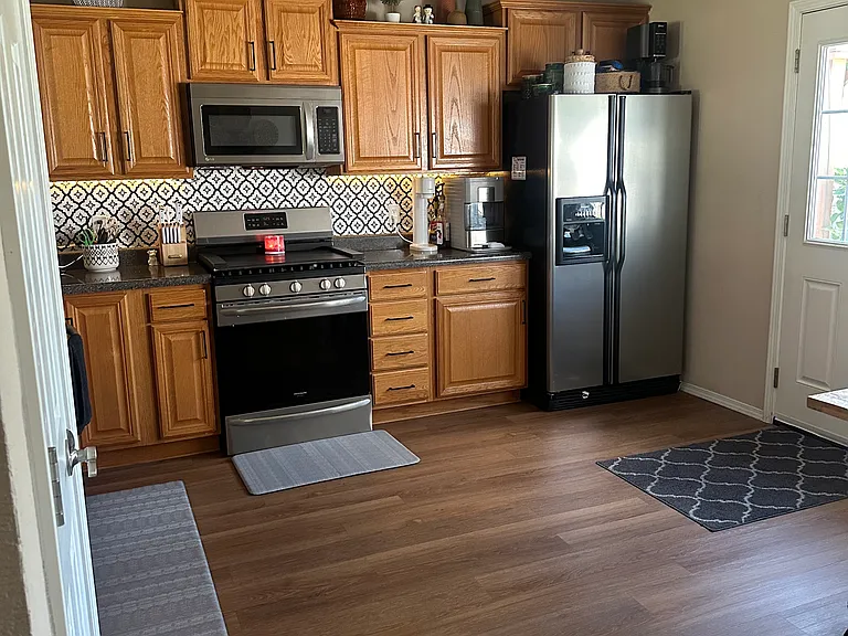 4814 NE Wisconsin St — Photo 4