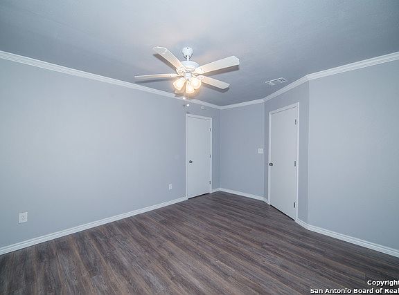 5th image of 930 Everest Ave