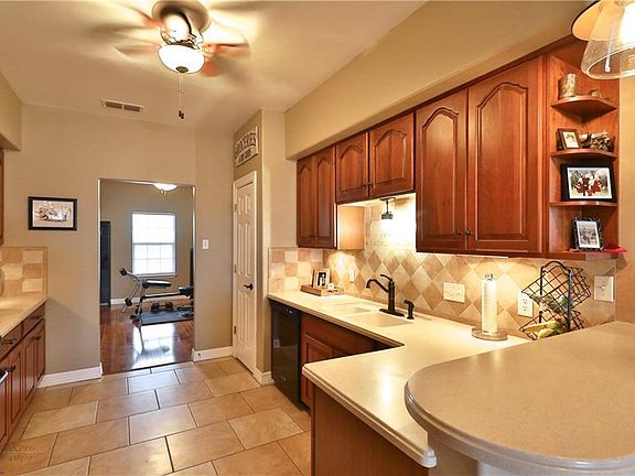 5th image of 502 Mesquite Ln