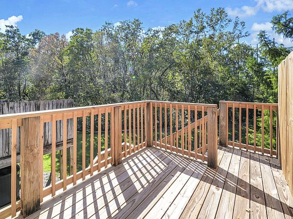 4th image of 147 Big Oaks Ln