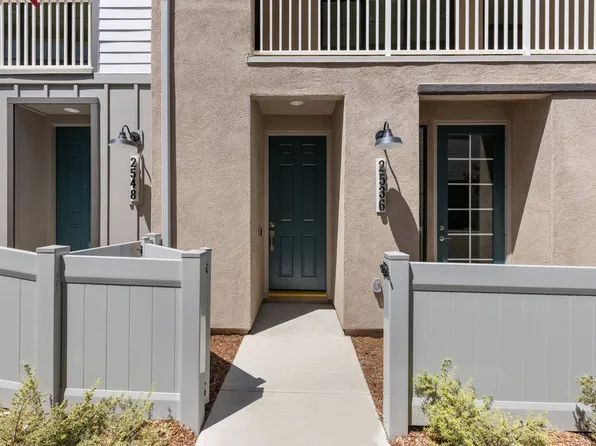 2536 Elderberry Ln, Carlsbad, CA 92008
