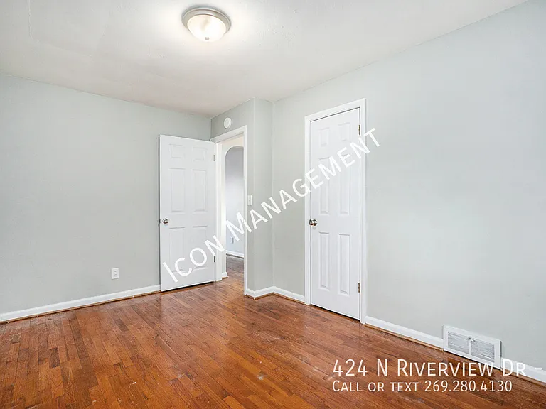 424 N Riverview Dr #2 — Photo 12