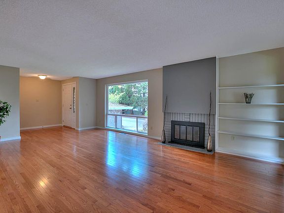 Living room with fireplace