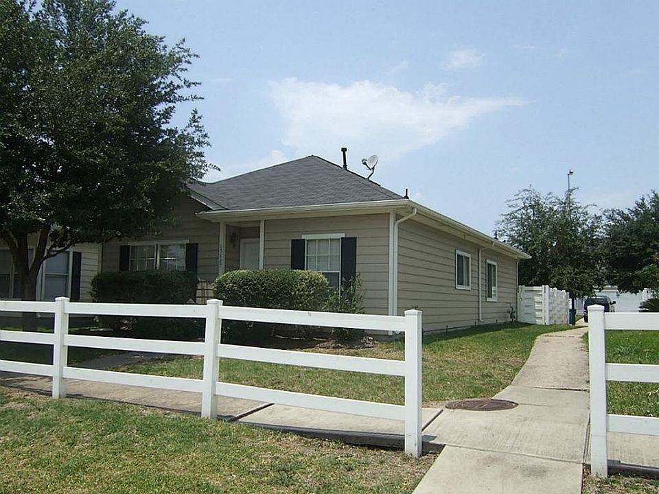 1st image of 15827 S Alley Ct