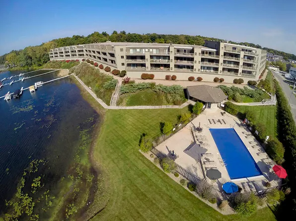 306 Outlook Cove Dr, La Porte, IN 46350