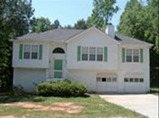 215 Deer Walk Dr, Winder, GA 30680