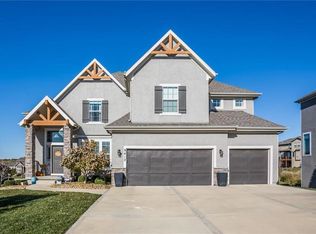 9412 W 164th Pl, Overland Park, KS 66085