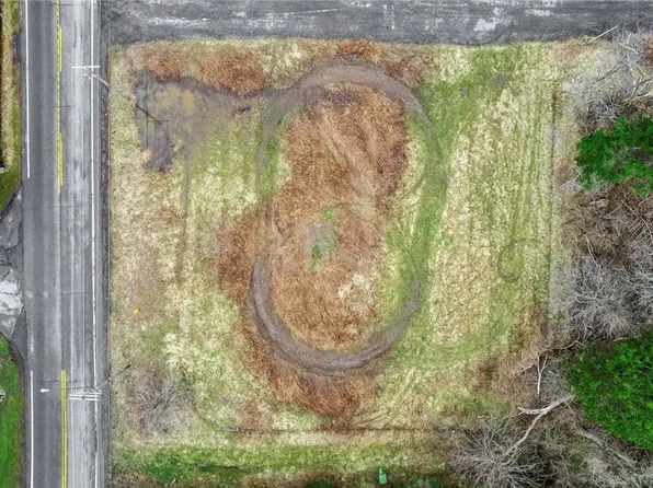 Webster Rd #20, Orchard Park, NY 14127