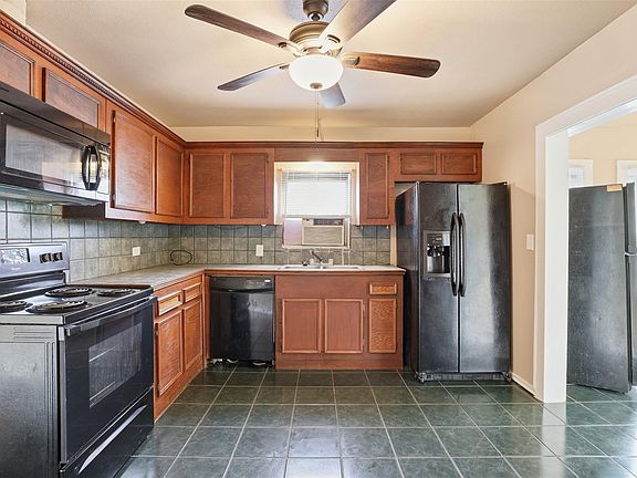 4th image of 402 3rd St