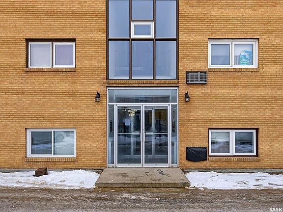 2nd image of UNIT 3-4341 Rae STREET