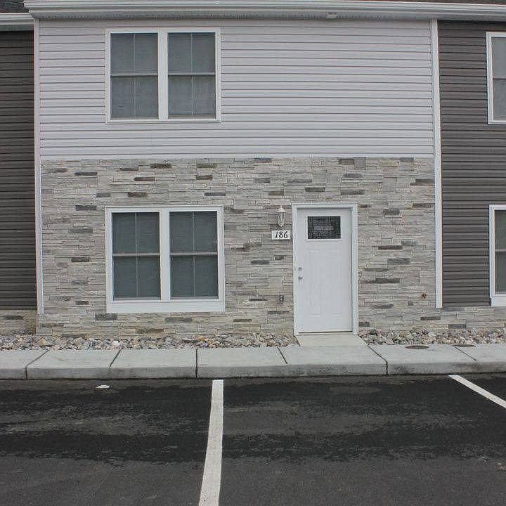 1st image of 186 Edom Ln