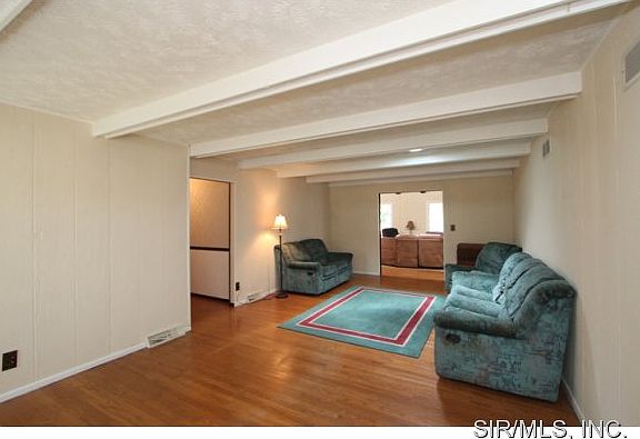 4th image of 198 S Clearview Dr