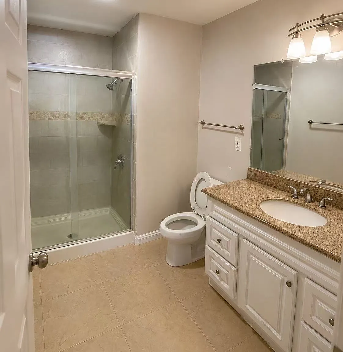 6 bed, 2178 sqft, $800 — Photo 4