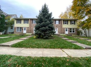 61 Gates St, Crystal Lake, IL 60014
