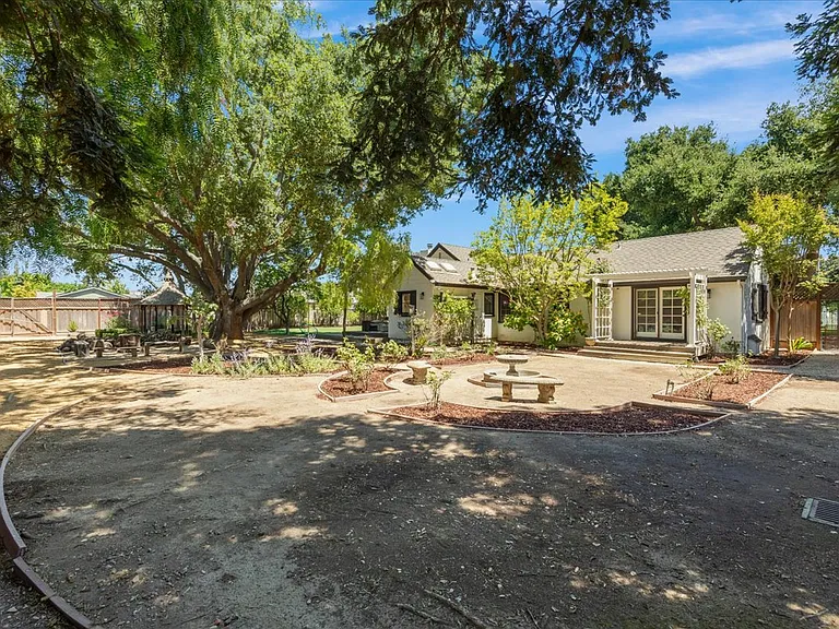 16995 Pine Way — Photo 46