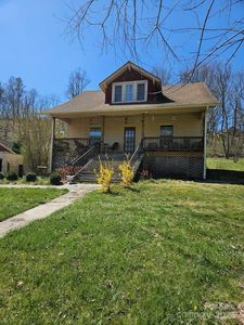 212 S Mitchell Ave, Bakersville, NC, 28705