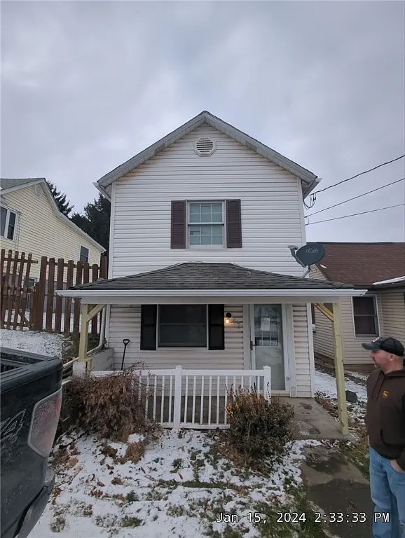 47 Oakwood Ave photo 1