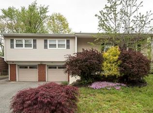 26 Peake Rd, Edison, NJ 08837