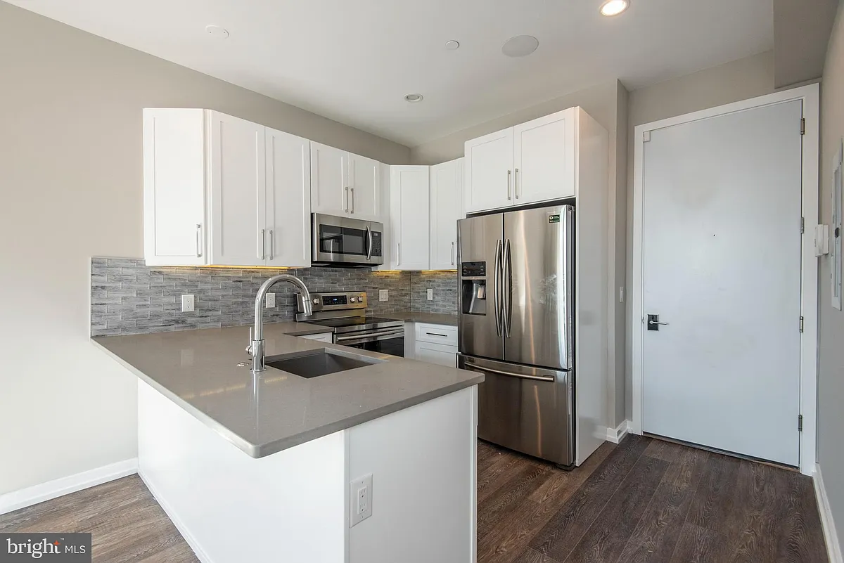 Building Photo - 1340 S 13th St #2G