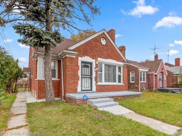 8825 Whitcomb St, Detroit, MI 48228