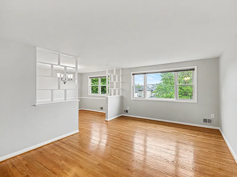 7014 Dower House Rd — Photo 12