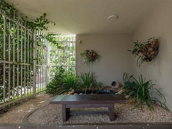 3rd image of 212 Calle Diez De Lndg #201