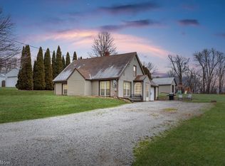 3971 Greenbay Dr, Barberton, OH 44203