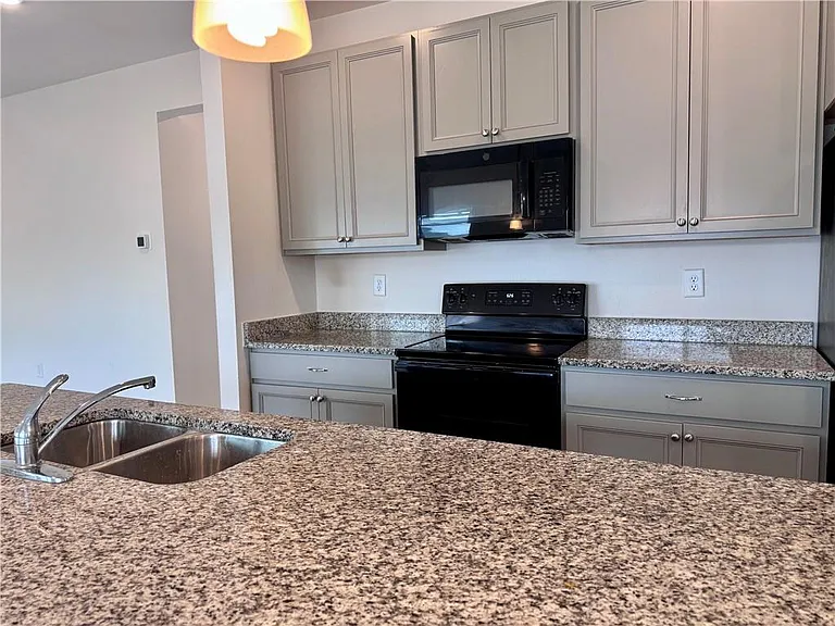 241 Port Way — Photo 6