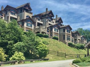 4 Chimney Crest Dr APT L, Asheville, NC 28806